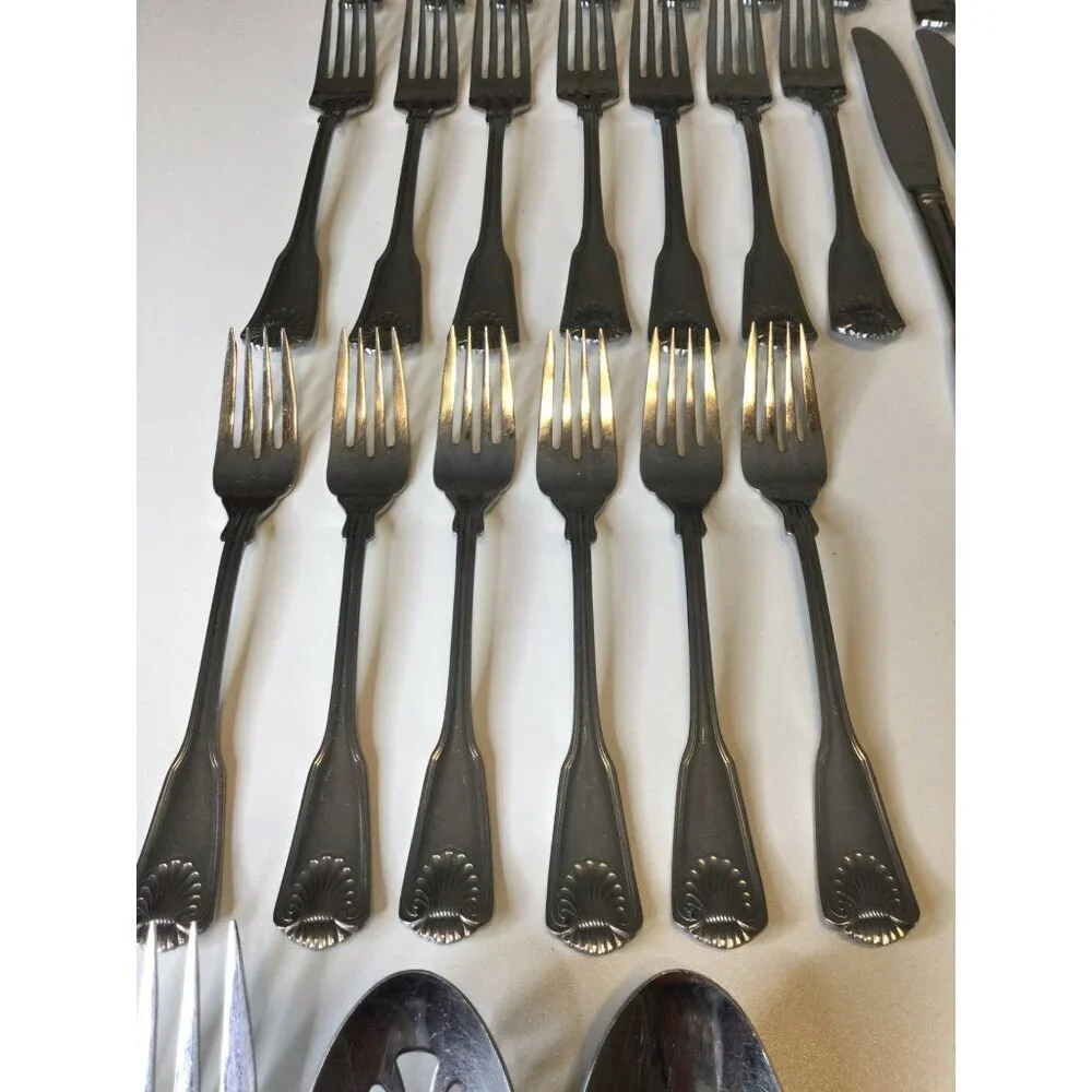 Towle 18/8 Stainless Flatware Forks Spoons Knives Serving 35 pieces Shell